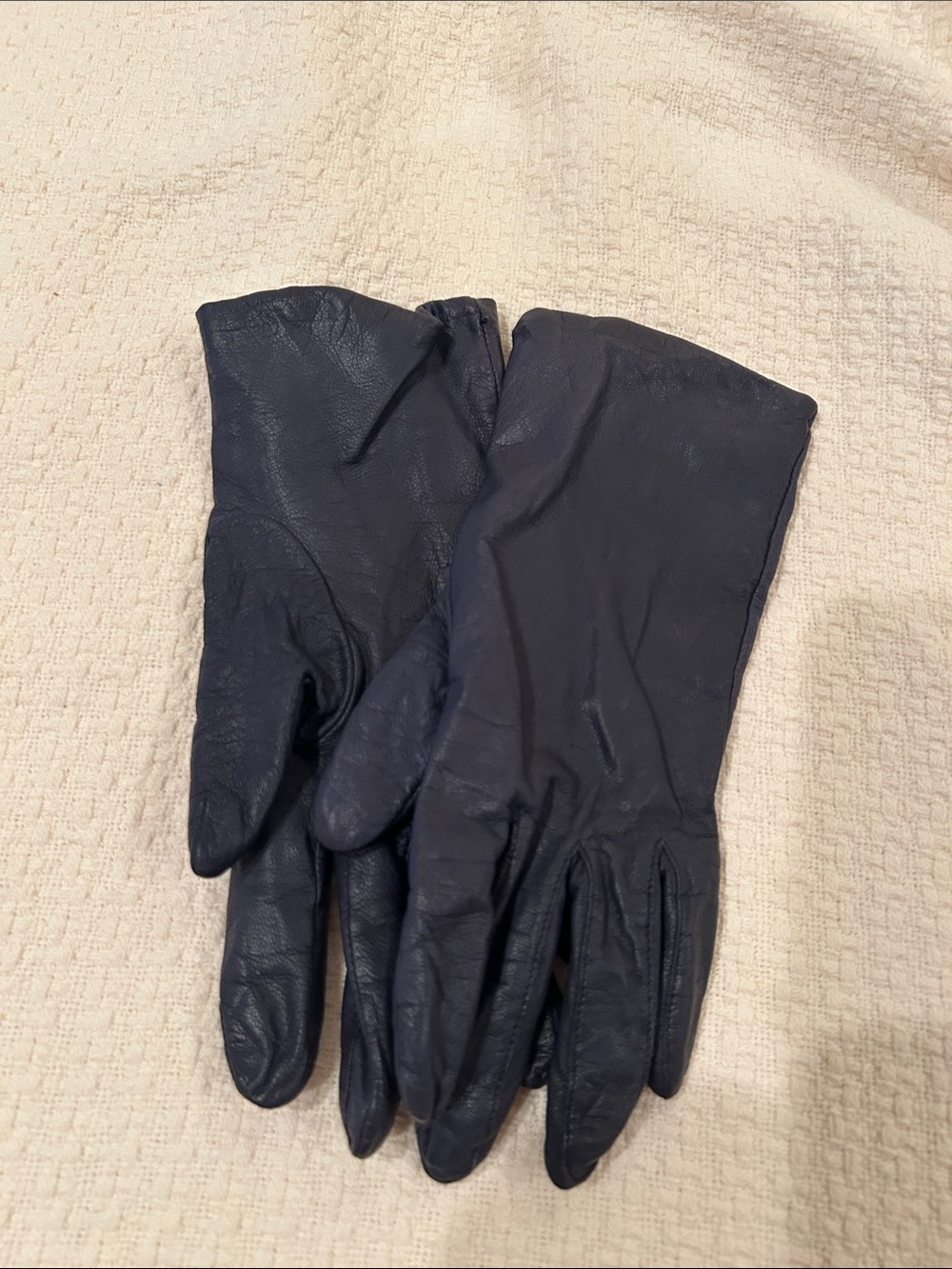 Classic Women's Leather Gloves in Dark Navy